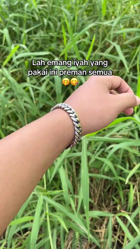 GAK SAMPE 10 RB !!#gelangtitanium #gelangkekinian #gelangantikarat #gelangskena #bismillahfypシ #RacunShopee #GakNyeselBeliIni #BadaiTapiBudget