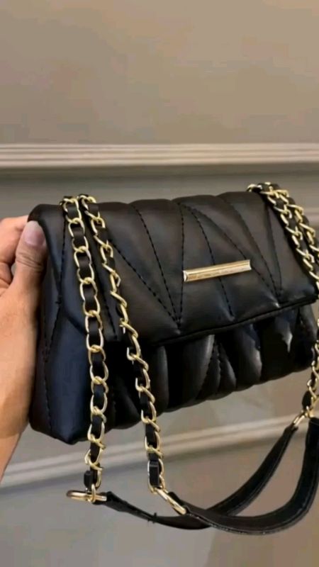Rekomendasi tas bahu wanita simpel dan elegant harga pelajar ramah di kantong#tasselempangwanita #taswanita #tasbahu #taslebaran