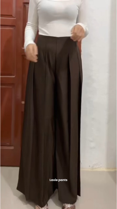 Lavie pants kulot pallazo highwaist #laviepants #kulotpallazo #kulot #kulothighwaist #highwaistpants #celanawanita #shopeevideo #ShopeeFashionHaul