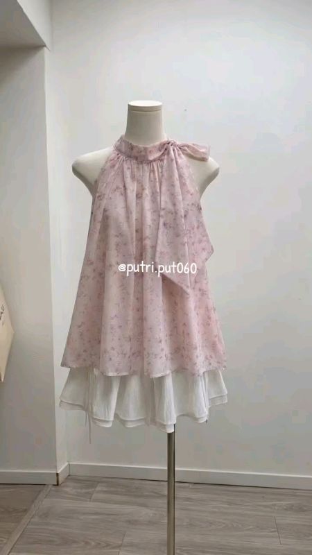 #haltertop #halterneck #halternecktop #atasanwanitakekinian #blouse #OOTDFashionShopee #SpillBawaBerkah #SpillRacunShopee #TermurahDiShopee #shopee