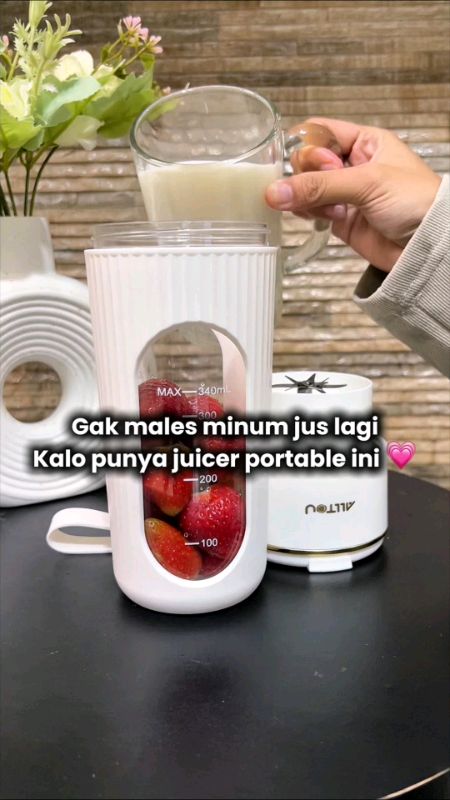 bikin jus makin praktis pake juicer portable dari alltou ini #PromoNonStop #ShopeeLook #RacunShopee #juicer #juicerportable #juicerblender