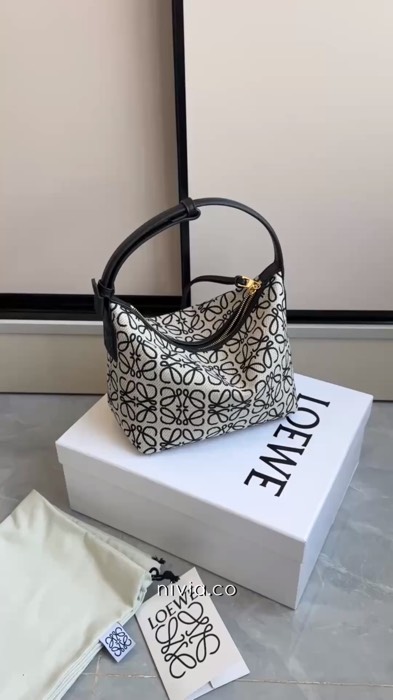 #loewe #loewebag #tasviral #taskekinian #SpillRacunShopee #ViralDiShopeeVideo #DemamShopeeCOD #RacunShopee