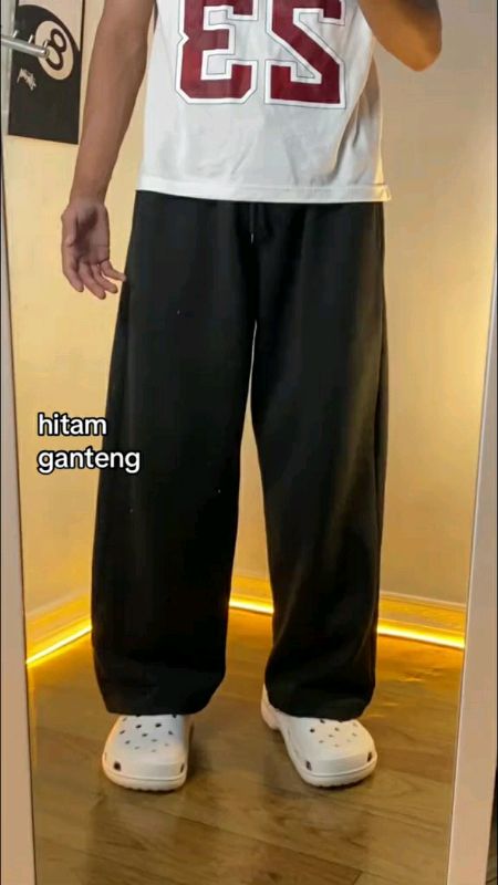 Celana Sweatpants Loose Baggy Pria Casual Korean Style#ViralDiShopeeVideo #RacunShopee #PromoNontStop #GratisOngkirRP0 #GakNyeselBelilni