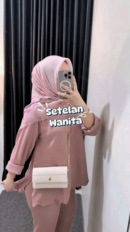 Setelan Wanita Bahan Knit #OOTDFashionShopee #setelanwanita #setcelkekinian #fasionwanita #SpillRacunShopee #SpillBawaBerkah #ShopeeLook #ShopeeCOD