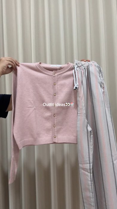 #OOTDFashionShopee #stripepants