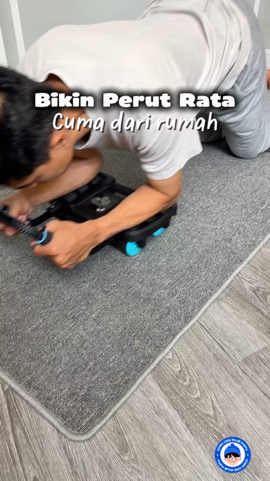 Ngencengin otot perut udah ga perlu ke Gym lagi kan 😏  #abroller #workout #alatgym #wheelroller #RacunShopee #ShopeeCOD #GratisOngkirRP0