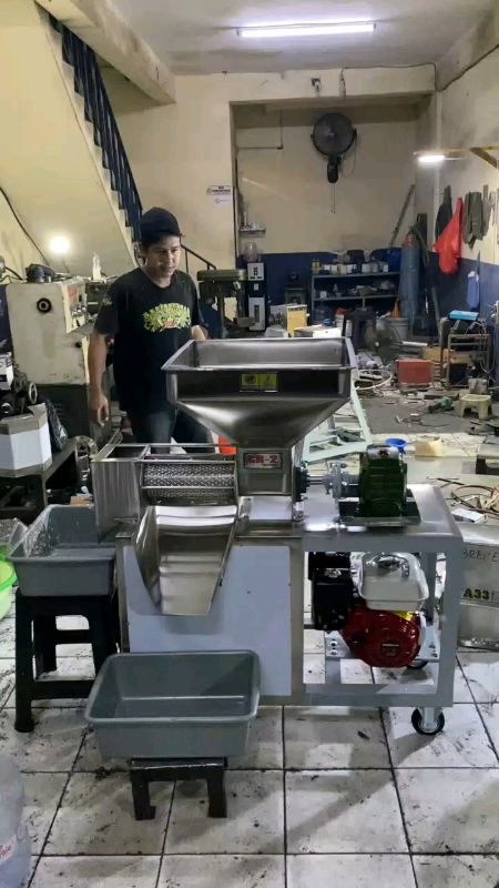 mesin peras santan#mesinperassantan #mesinperassantankelapa #mesinperassantanmini #mesinperassantanotomatis #mesinperassantanlistrik #shopeevideo