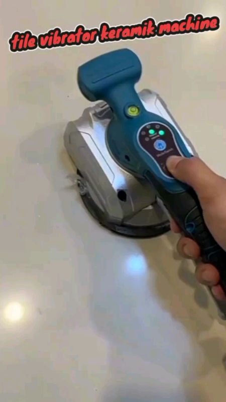Mesin tile vibrator dengan getaran kuat bikin pemasangan keramik lebih rata 🔥👌 #tilevibrator #alatkeramik #alatbangunan