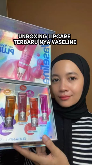 Lipcare vaseline emang ga pernah mengecewakan sih #GlutaHyaLip #plumperlips #vaselinelipserum #glutahyalipserumgloss #vaselinelipcare #lipserumgloss