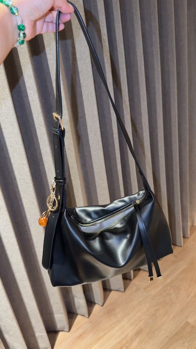 #slingbag #shoulderbag #taswanita #tasselempang