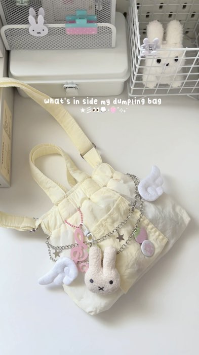 tas ini emng kecil tapi muat bnyk bngt barang cma 20rban smpe repeat order krna saking murahnya tapi bagoss🤩💗✨  #slingbag
