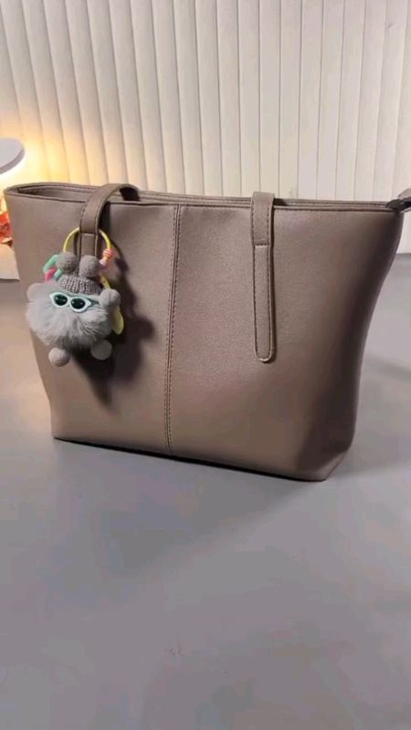 totebag polos elegan#RacunShopee #ShopeeFashionHaul #FashiondiShopee #OOTDFashionShopee #taskekinian #taswanitamurah #totebag #tasmurah #taswanita