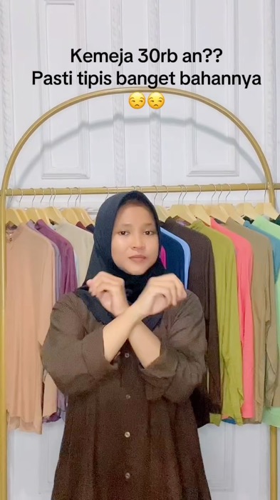 Kemeja Cuma 30rb an di mana lagi kalo buka di saerahfashion.Store #kemejamurah #kemejarayonpremium #kemejaoversize