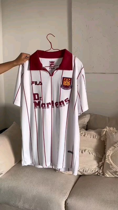 Jersey Retro West Ham Away 2001 #westham #jersey #jerseyvintage #vintageoutfit