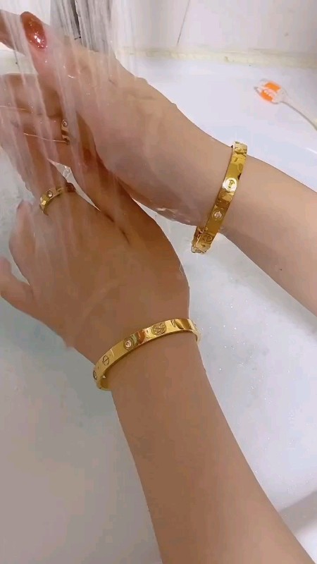 gelang titanium, anti karat guys#gelang #gelangtitanium#gelangtitaniumasli#gelangwanita