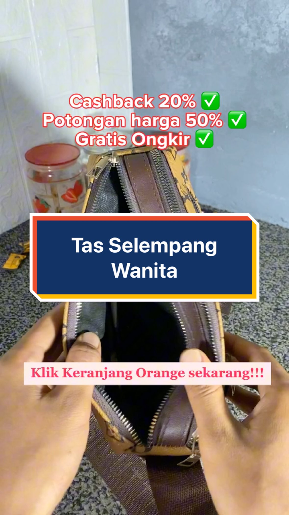banyak bentuk dan elegant banget #RacunShopee #ViralDiShopeeVideo #Diskon40RB #tasselempangwanita #taswanita #tasmurah #taswanitamurah #taskekinian