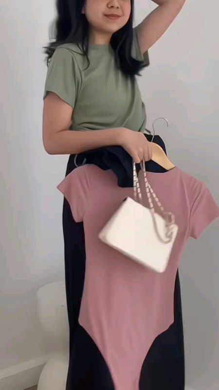 Bodysuit yang bisa kamu mix N matching dengan rok ataupun celana 😍#pakaianwanita #atasanwanita #mixnmatchshopee #bodysuitstyle #atasanrajut