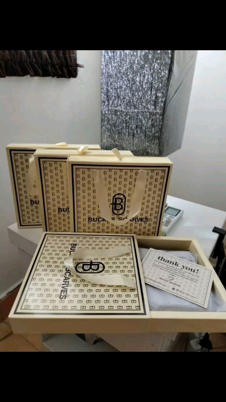 #bucklescarvesbox