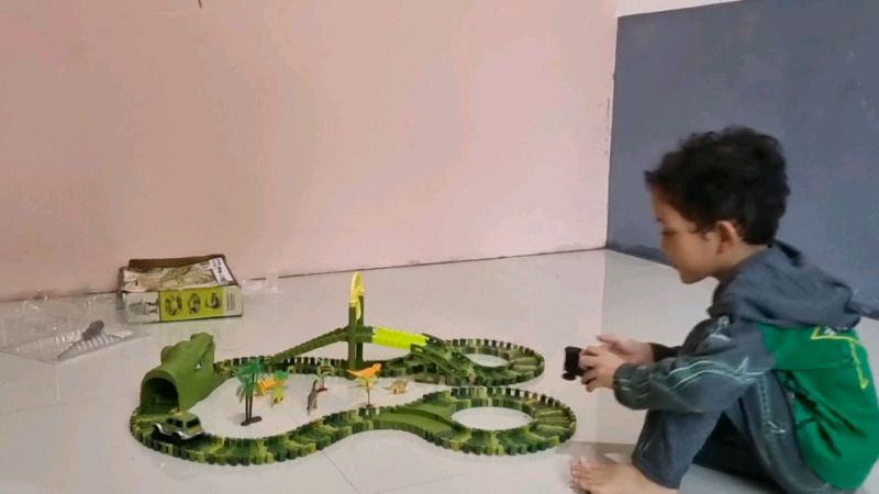 Mobil dengan Rel Nuansa Dinosaurus Sangat Disenangi Anak #mobilmobilan #mobilmainan #mobilmainananak #RacunShopee