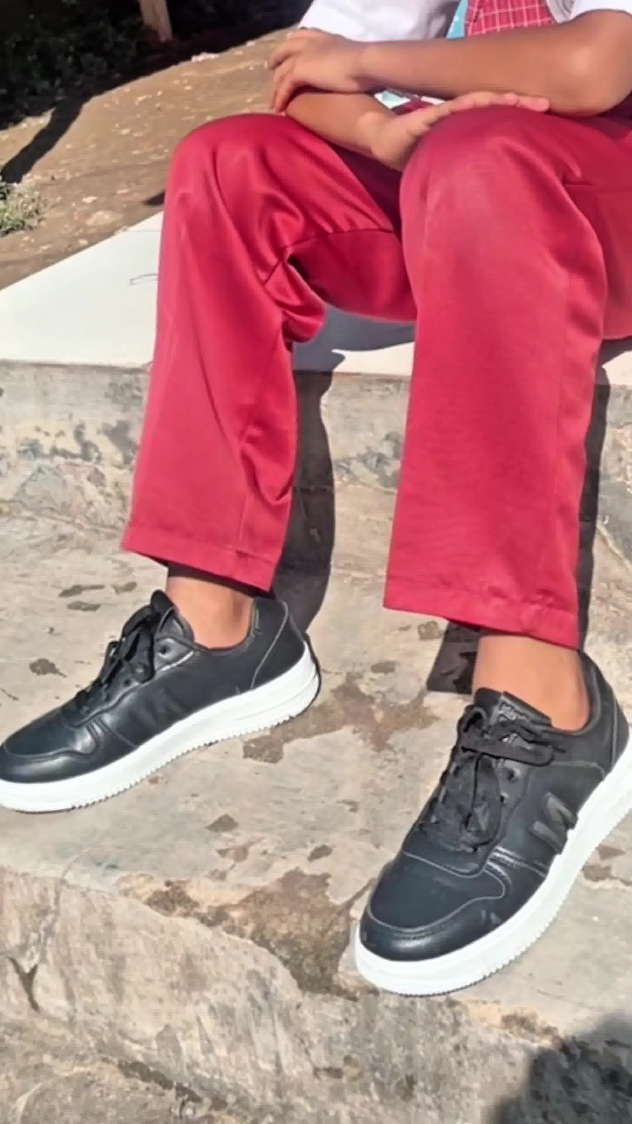 sepatu sekolah ternyaman dan pastinya awet ayo bunda buruan di check out sebelum kehabisan ! #sepatusekolah #sepatusekolahanak #sepatusekolahhitam