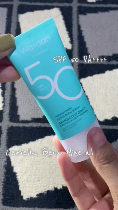 one of Sunscreen Approved by me✨ #wardah #skincareviral #suncreenviral #murahlebay #ShopeeHaul #ShopeeCOD #skincareindonesia