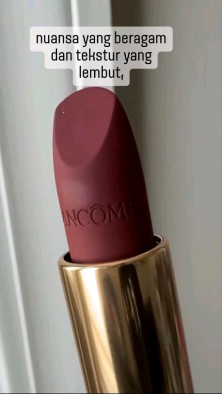 Rasakan sentuhan mewah di bibir Anda dengan lipstik Lancôme ini. Warna memukau, hasil tahan lama."#lancome #RacunShopee #SpillRacunShopee