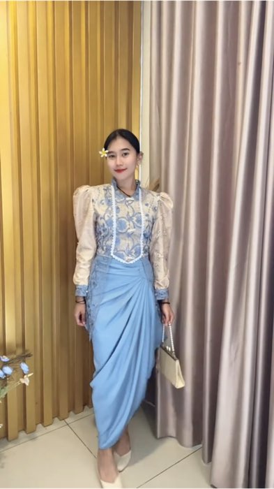 Warna biru ga pernah secantik inii 😍😍 #gamisbrukat #kebayamodern #kebayawisuda #onesetmuslimah