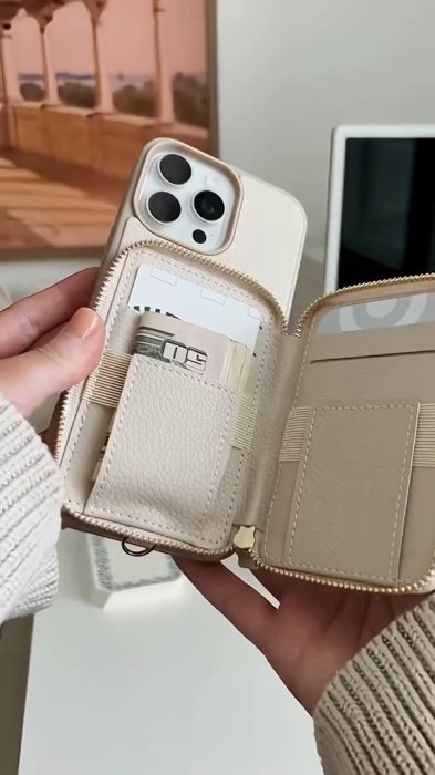 Wajib punya buat kamu yang suka simpel tapi tetap fashionable! 🔥#ShopeeFinds #CaseiPhone #DompetHP #ShopeeHaul #shopeeid