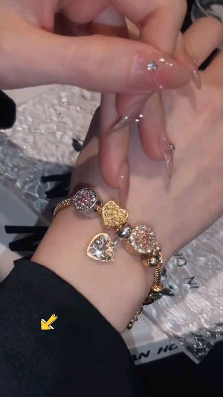 anti karat lebih awet pastinya #fyp #SpillRacunShopee #SpillBawaBerkah #shopeevideo #RacunShopee #gamora #ShopeeLook #shopeevideo #ShopeeBeautyHaul