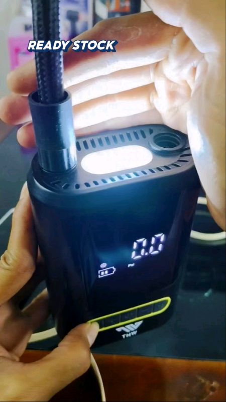 Pompa ban tapi bisa jadi powerbank #pompaportable #pompabanelektrik #pompabanportable #fyp #ViralDiShopeeVidio #RacunShopee