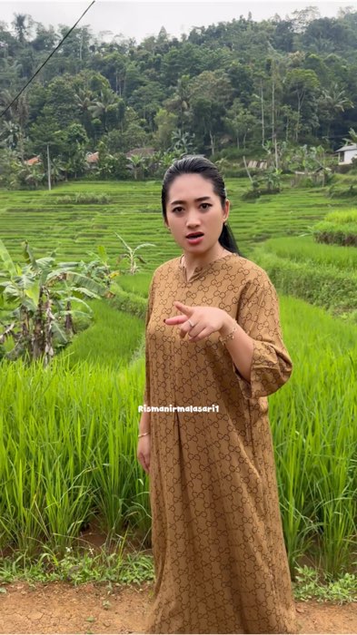 Dasterna bu ibu #rismanirmalasari #rismanirmalasaridaster #dastermurah #dasterrayon #dastercantik #dasterkekinian #daster #dasterpanjang