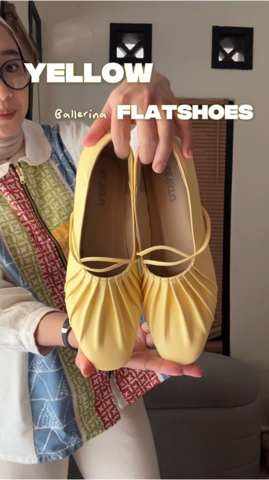 Flatshoes kuning super duper cantikkkk banget #flatshoes #flatshoeswanita #flatshoescantik #sepatuwanita #ballerinashoes #flatshoescantikk