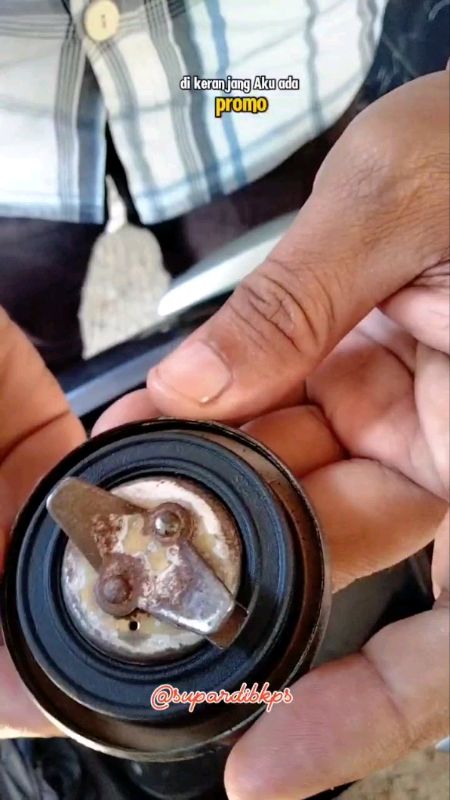 ayo yang gak mau motornya boros bensin #karettutuptangkimotor #karettutupbensin #PromoNonStop #GratisOngkirRP0 #ShopeeCOD #fyp