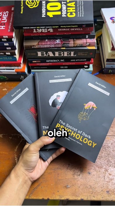 Dunia nggak selalu dikendalikan oleh yang paling baik… tapi oleh mereka yang paling paham manusia. #bukuselfimprovement #darkpsychology #manipulation