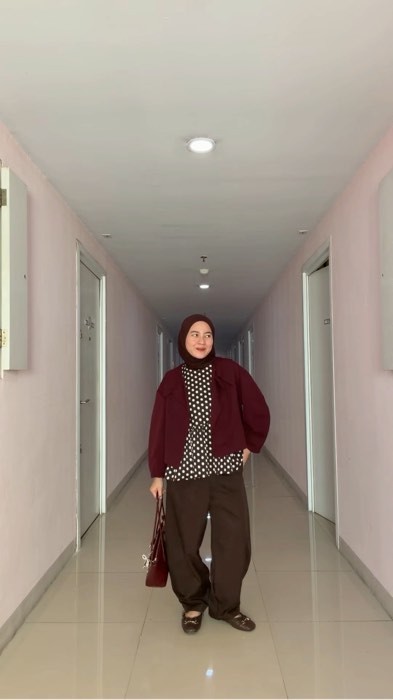 Maroon + Brown lucu bgt 🥹💯 #maroonoutfit #brownoutfit #fitcheck #OOTDFashionShopee #outfitinspiration #outfitideas #barelpants #barelouter