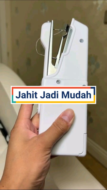 Jahit sobekan kecil jadi lebih praktis tanpa ribet. Cocok disimpan di rumah. #MesinJahit#AlatJahit#PerlengkapanRumah#ViralDiShopeeVideo#PromoNonStop