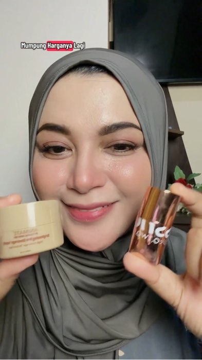 Make up simpel anti ribet hanya dengan 2 produk 🥰 #BeautyFest #GakNyeselBeliIni #TermurahDiShopee #Diskon50Persen #ViralDiShopeeVideo #RacunShopee