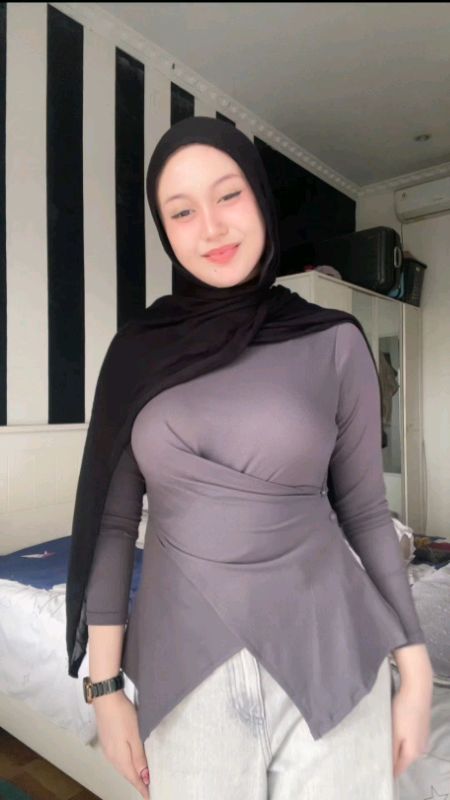 Atasan Long Sleeve wanita lengan panjang #longsleevetop #topwanita #RacunShopee  #atasanwanitalenganpanjang #ShopeeLook  #FashiondiShopee #OOTDFashion