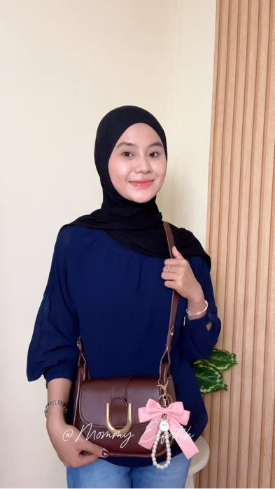 #CODinApa #slingbag #shoulderbag #taswanita #GratisOngkirRP0 #ShopeeCOD #ShopeeFashionHaul #ShopeeLook #GakNyeselBeliIni #SpillBawaBerkah #foryou #fyp