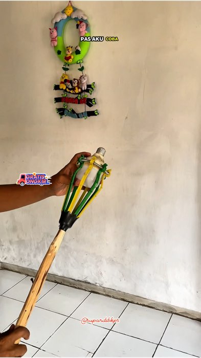 pasang lampu lebih praktis dan murah #alatpasanglamputinggi #fyp #GratisOngkirRP0 #ShopeeCOD #ViralDiShopeeVideo