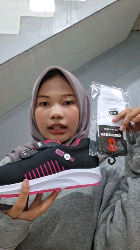 yuk dichekout sekarang juga🤩🤩#gayaanakkecil #sepatumurah #sepatusekolahanak