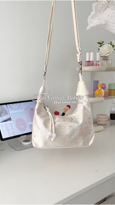 💌 musim kondangan dan jadi bridesmaid — seneng bgt nemu tas cantik murah inii 💌 #rainsmore #rainsmorebag #vintagebag #tasbordir #slingbag #handbag