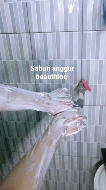 Aku beberapa minggu pake ini kulit cerahan#sabunmandiviral #sabunanggurbeauthinc #ViralDiShopeeVideo #RacunShopee #ShopeeBeautyHaul #shopeevideo