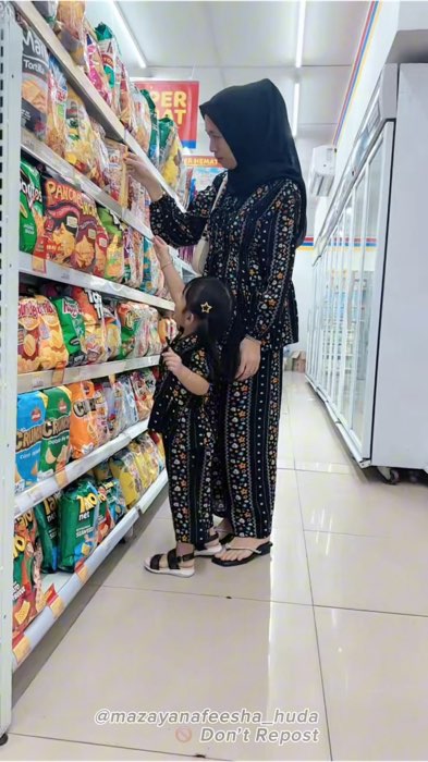 Oneset Couple Mom & Baby 😍 #ShopeeLahap #ViralDiShopeeVideo #ShopeeLook #SpillBawaBerkah #SpillRacunShopee