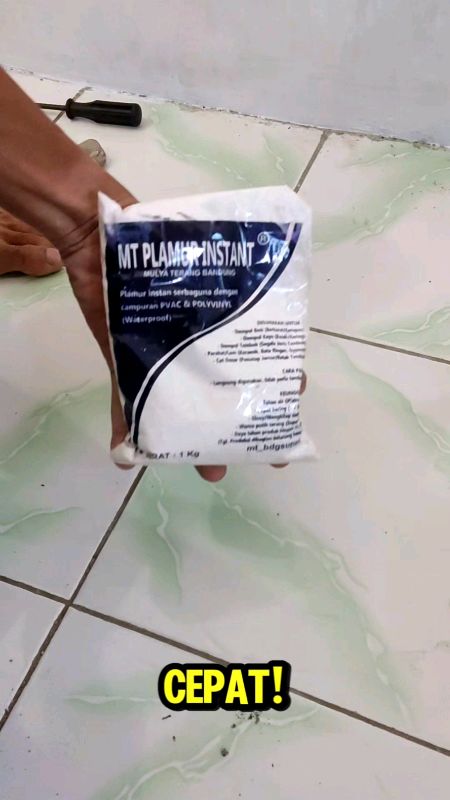 Lantai retak, bolong, atau nat rusak? Jangan panik! #plamurinstan #plamur #plamurinstanserbaguna #RacunShopee #ViralDiShopeeVideo #PromoNonStop