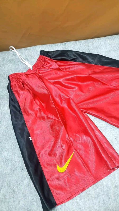 nemu celana kolor bahan tebal dan jahitan rapi #celenapendekpria #celanapendek #celanakolor #celanakolorpria