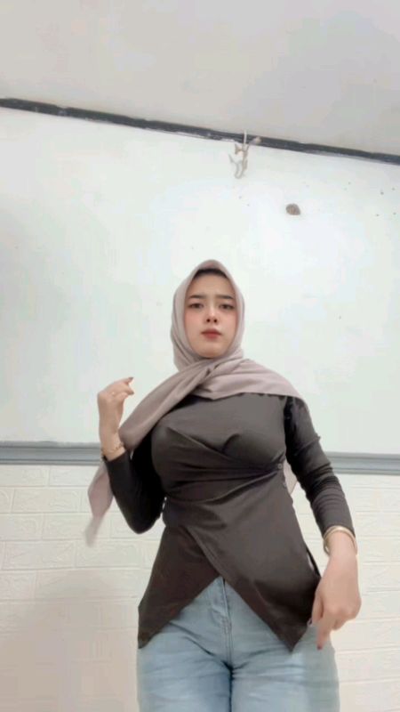 Outfit bikin kamu pulen😋🥰#longsleevetop  #topwanita #topatasanwanita #FashiondiShopee #ShopeeFashionHaul #OOTDFashionShopee #RacunShopee