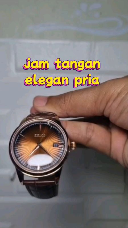 Seiko Presage SRPB46J1 Manhattan: Perpaduan dial sunray cokelat yang klasik & case gold mewah. Sentuhan otomatis nan elegan untuk gaya berkelas Anda.
