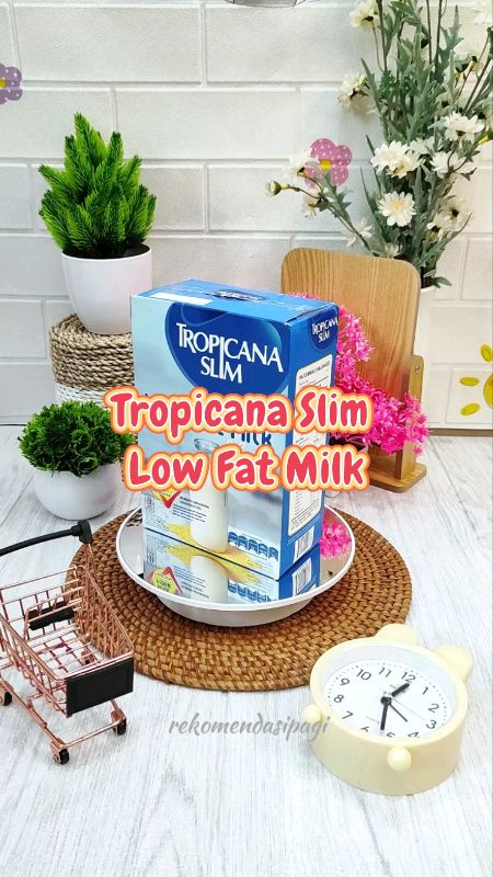 Tropicana Slim Low Fat Milk, susu lezat kaya manfaat, rendah lemak, dan tanpa tambahan gula #SpillBawaBerkah  #susutropicanaslim #tropicanaslimlowfat
