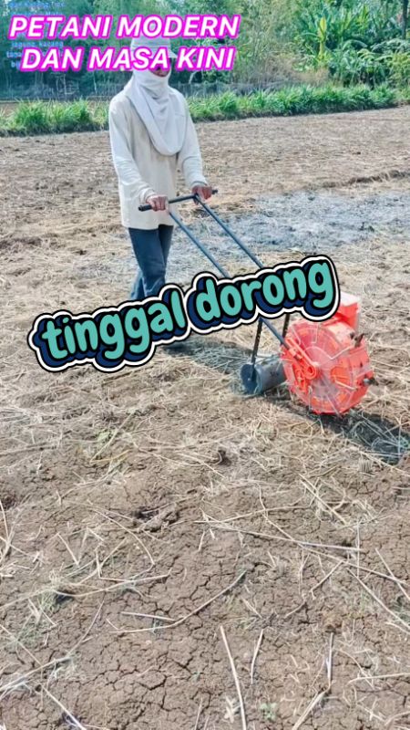 Alat Tanam Jagung dan Kacang Tipe Dorong 9 Mata#alattanam #alattanamjagung #alatpertanian #fyp #RacunShopee #ShopeeCOD #GratisOngkirRP0 #DiskonRacunSh